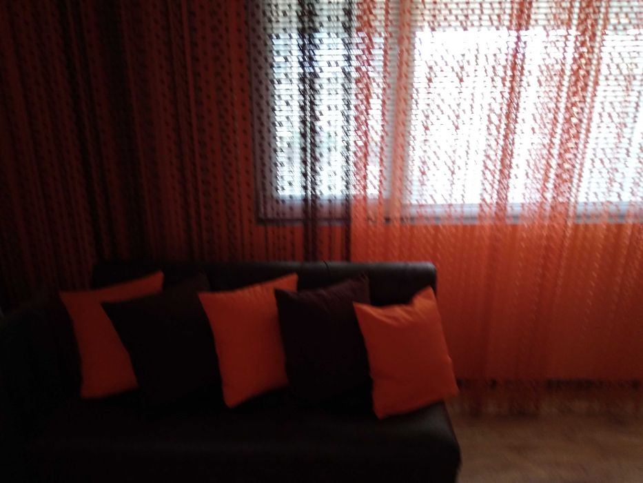 Чисто нови модерни столове в черно- 5бр.1250лв