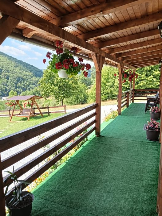 Casa De Pe Vale Câmpeni