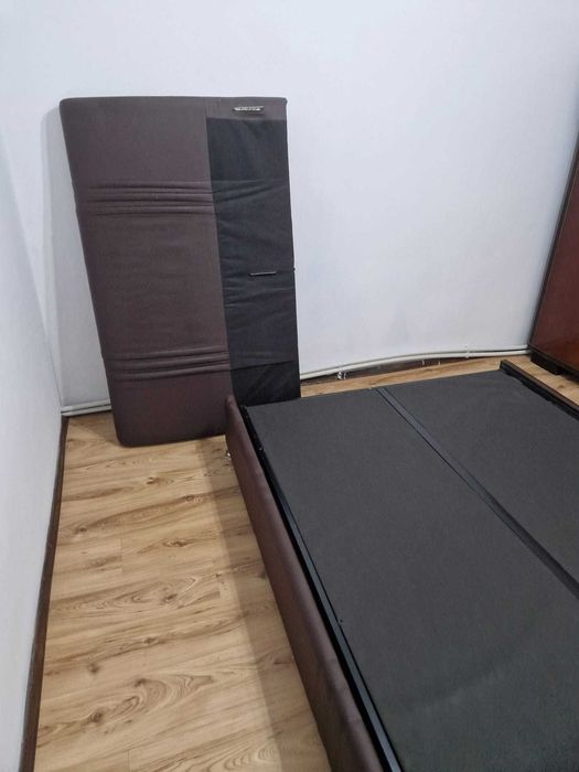 Pat de vânzare. 140/200 cm.