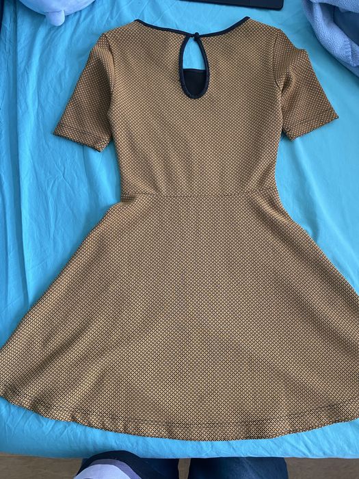 жълта лятна рокля