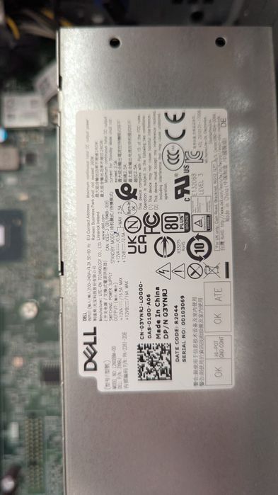 Десктоп компютър Dell Inspiron 3881