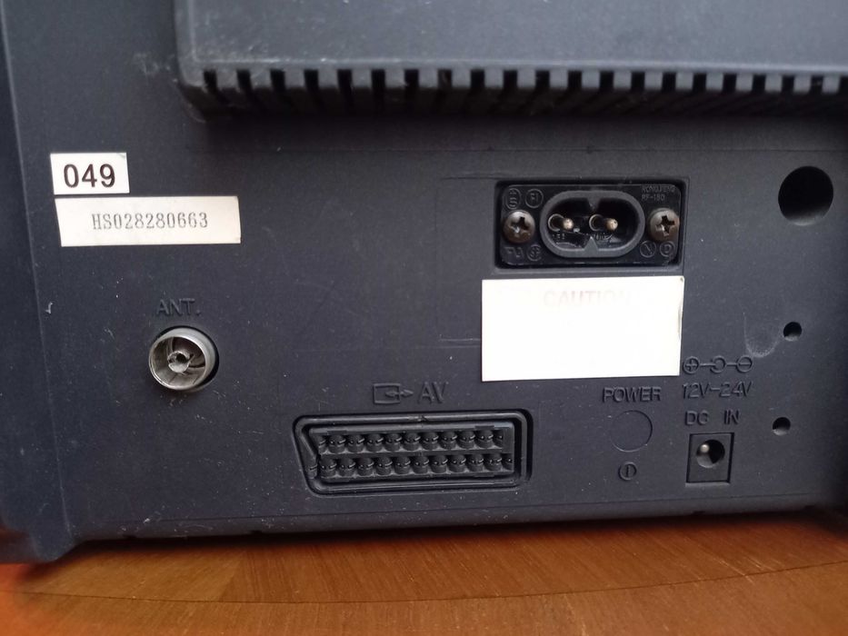 Tелевизор 12v/24V/220V