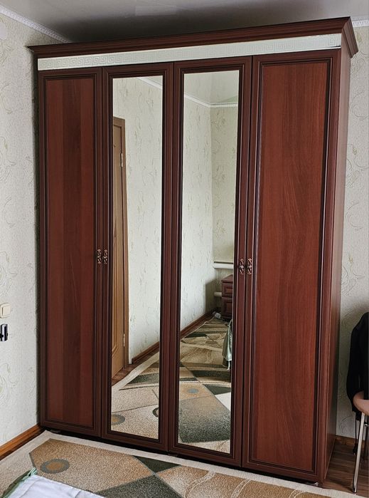 Продам спальный гарнитур