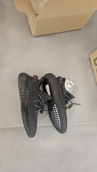 Yeezy Boost 350 V2