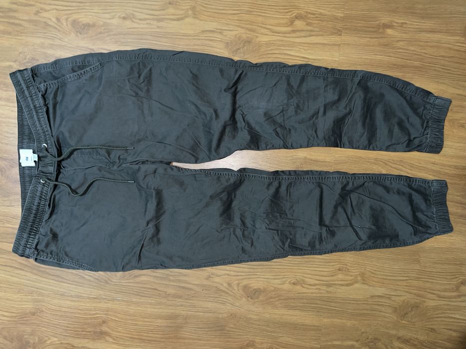 Pantaloni cargo si blugi barbati Nike si alte firme