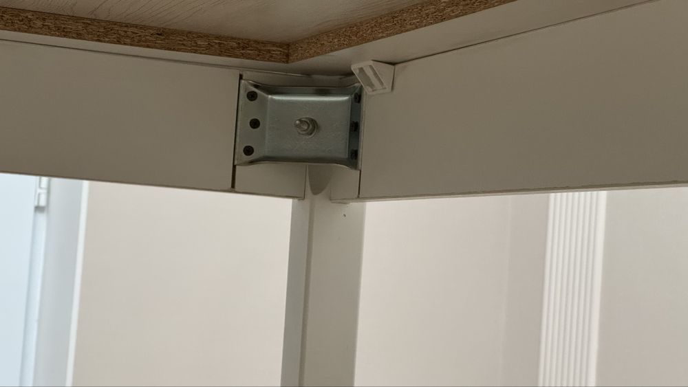 Обеденный стол и стулья 6 штук