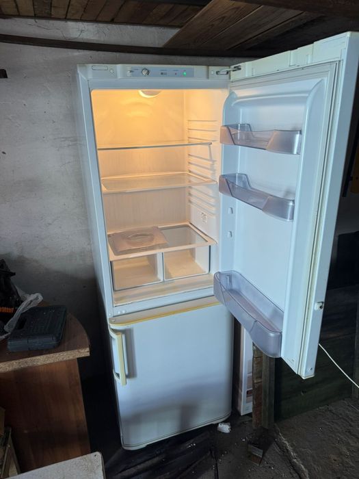 Продам холодильник