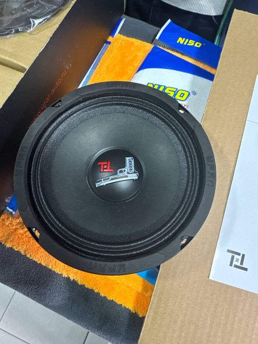 bass kalonka usilitil 2 ta 4 ta estradni kalonka polni nabor yigilgan