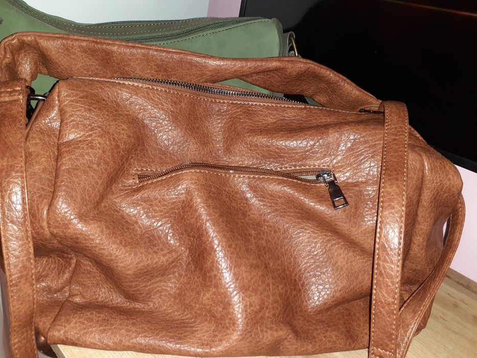 Дамски чанти в зелено и кафяво