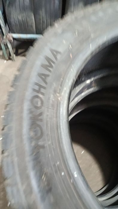 Yokohama 225/55/17 зимние