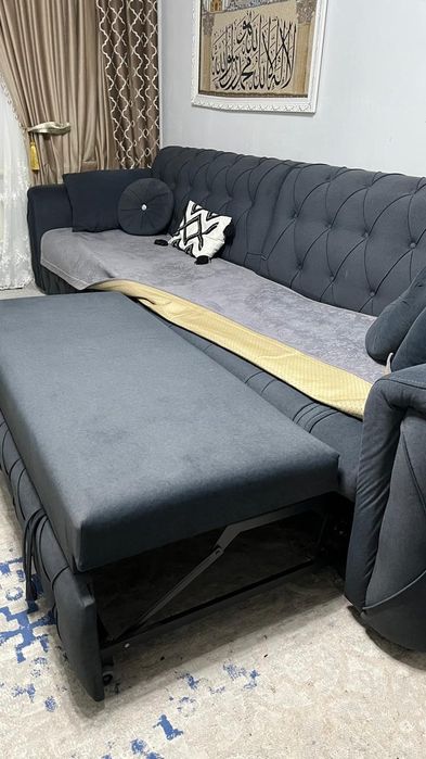 Диван очень красивый 3 мет