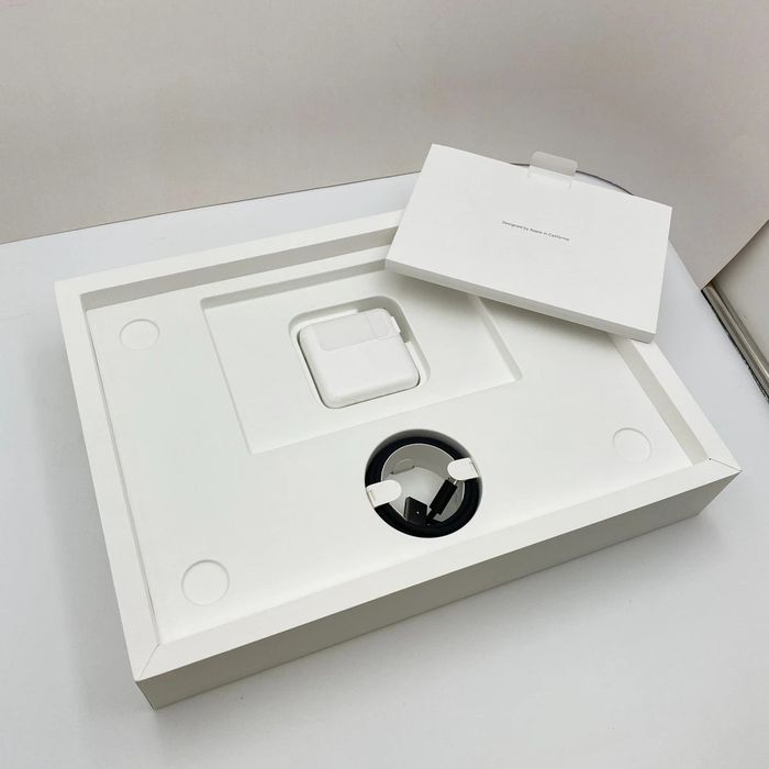 Продаю MaccBook Pro 14inch 16/512GB из США