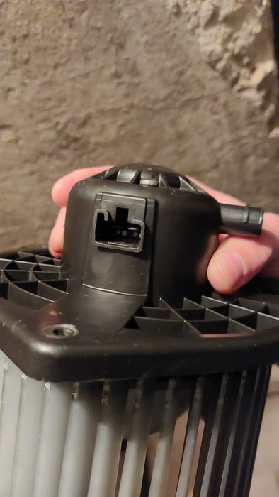 Вентилатор  \ моторче за парно за Пежо 4007 Peugeot  2008г