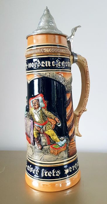 Halbe/carafe vechi din ceramică  glazurata și metal