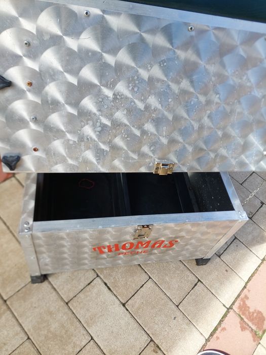 Cutie/organizator/ scaun/ sertare pescuit, depozitat piese