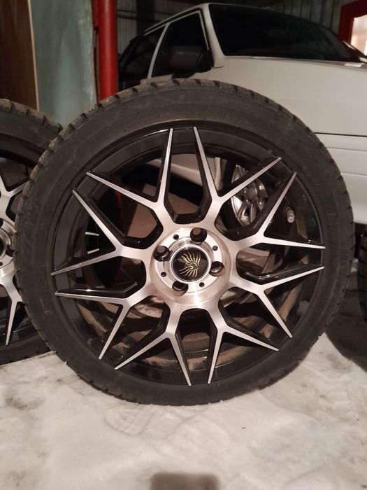 Комплект шин с дисками