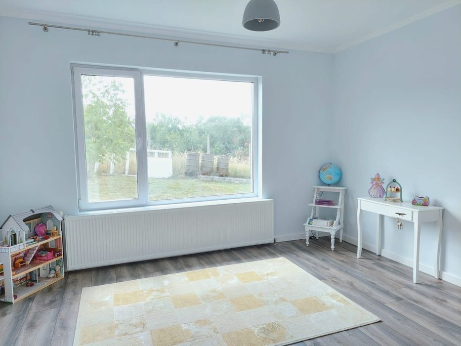 Casa și hala la 18 km de Oradea