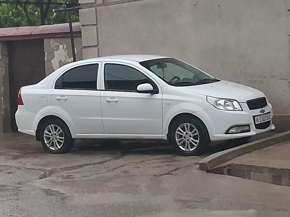 Срочни сотилади 2018