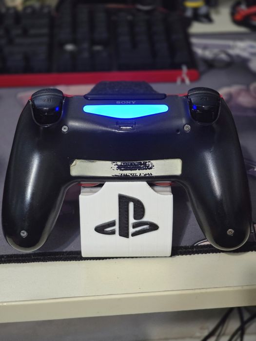 Ps4 pro 1tb + controller