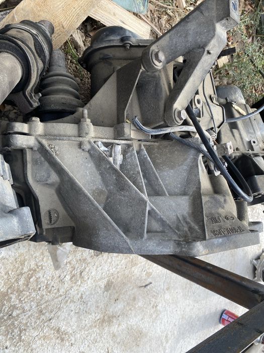 3M5R7002ND КПП механическая  Ford Focus