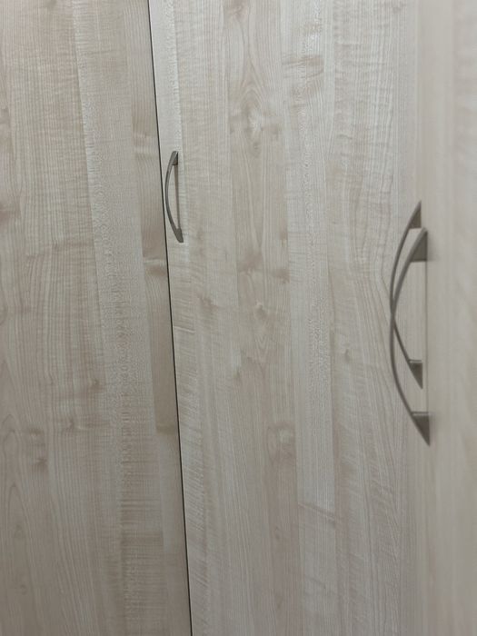 СРОЧНО  Угловой шкаф.