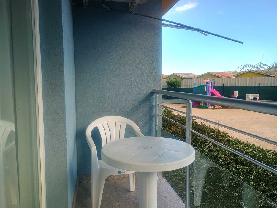 ТОП НАЕМ / Първа линия с басейн и паркомясто, Несебър, Кристал Б5