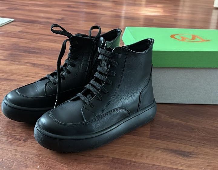 Кожаные  ботинки