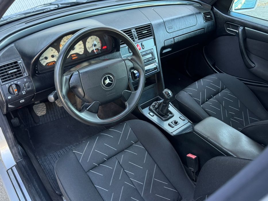 Mercedes C 220 CDI SPORT fara rugina (unic propietar )