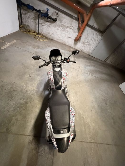 Honda hotnet 900
