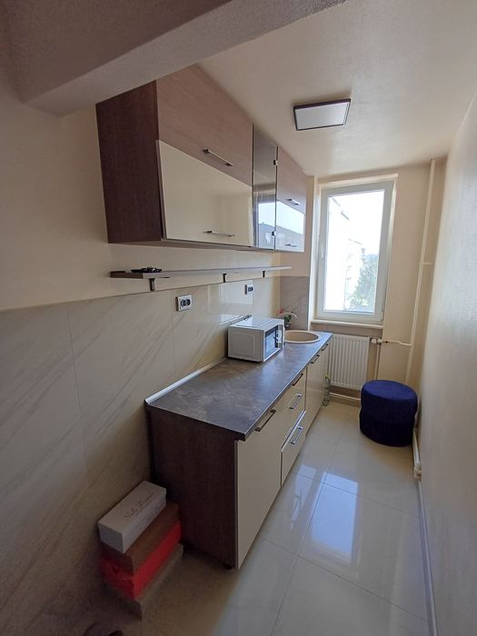 – Vând apartament 1 cameră (25 mp), Beiuș, etaj 3/4