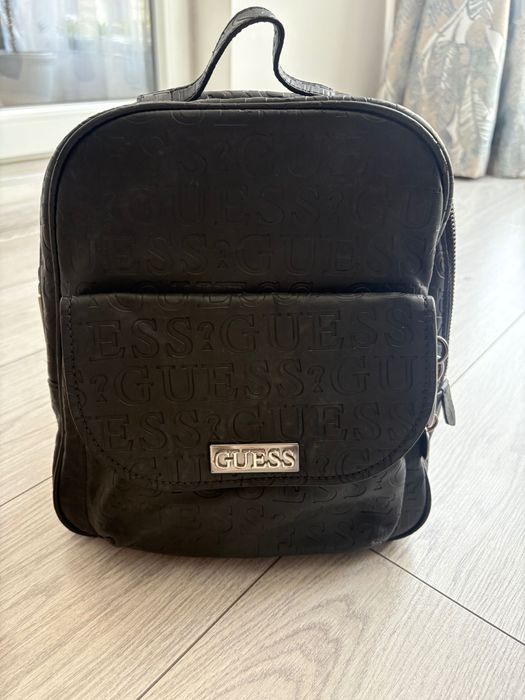 Дамска раница Guess