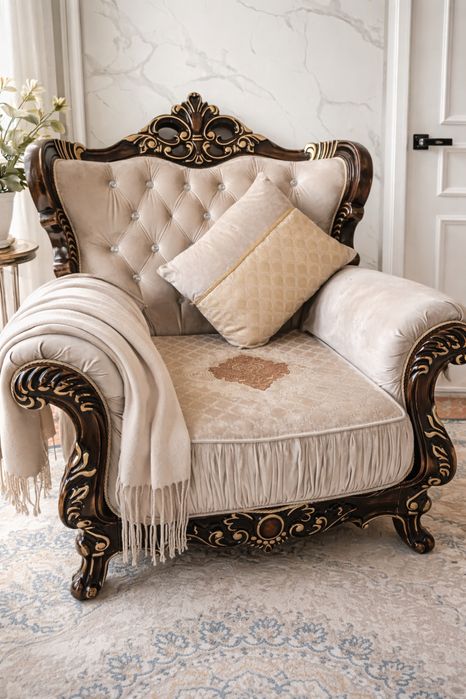 кресло имеется 2шт