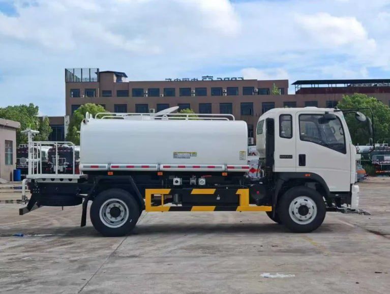 HOWO 4×2 6 Куба Водовоз. Новый с НДС НАЛИЧИЕ есть