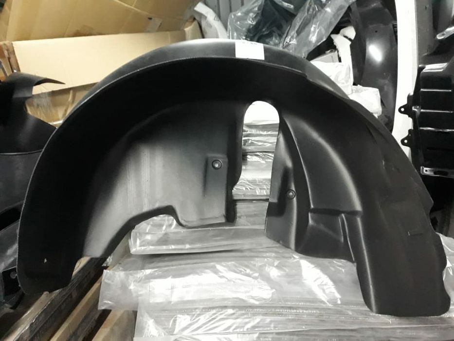 Продам подкрылки новые