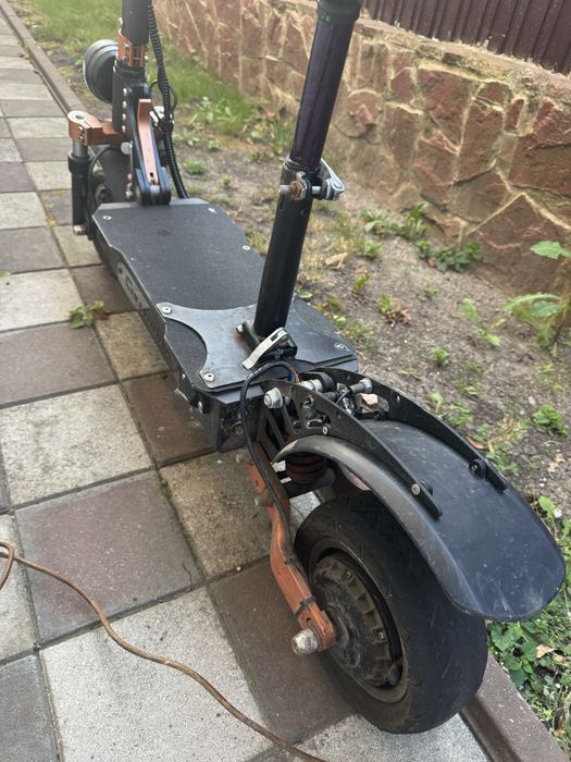 trotineta electrica, are nevoie de raparatii SCRIE IN DESCRIERE!