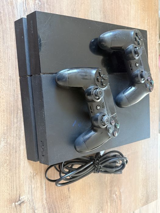 PS4 500 GB 2 Manete