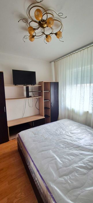 Închiriez apartament 3 camere 55m²