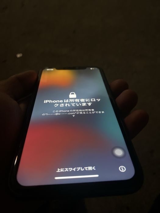 Vând iPhone 11 are 64 de gb are sanatate 80 si am uitat icloud de la el bun pentru piese