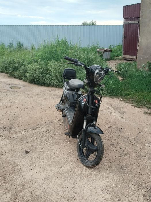 Электроный скутер