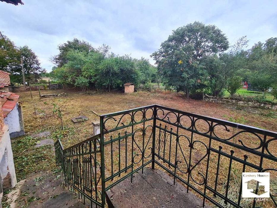 140023  Kъща с ремонтиран втори етаж, на 35 км от Велико Търново