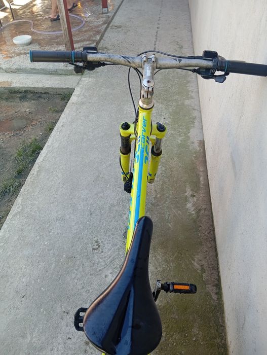 Bicicleta carver pt copii își face dreba foarte bine făcute pe baza de aer frânele mergem