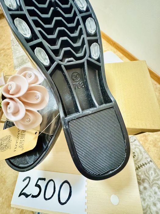 Шлепанцы женские 39