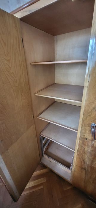 Спалня и гардероб от масив, орех