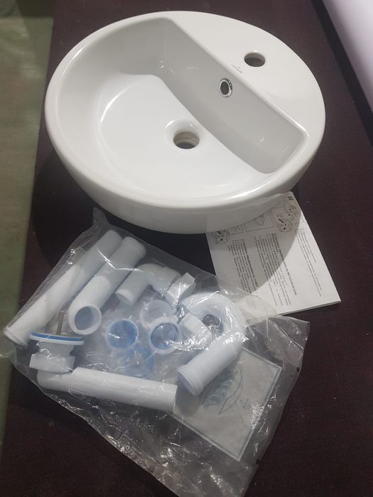 Продам новую встраиваемую раковину.