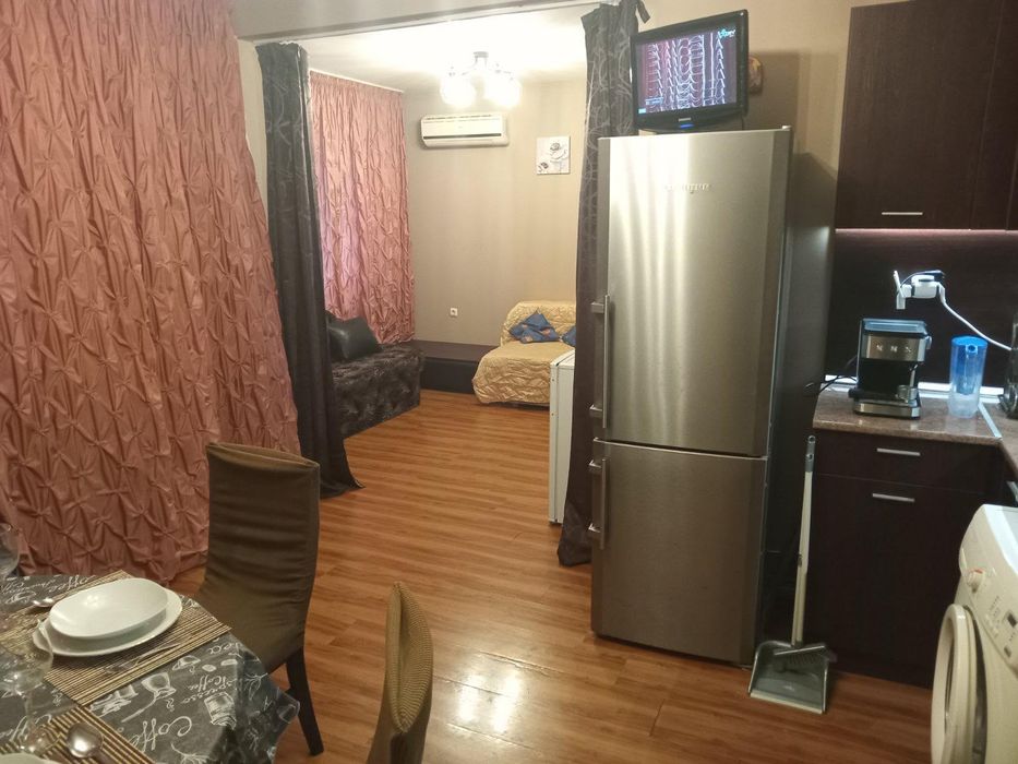 Дава се под наем Двустаен апартамент в Варна, Център - 55 кв.м за 500 € - Снимка #3