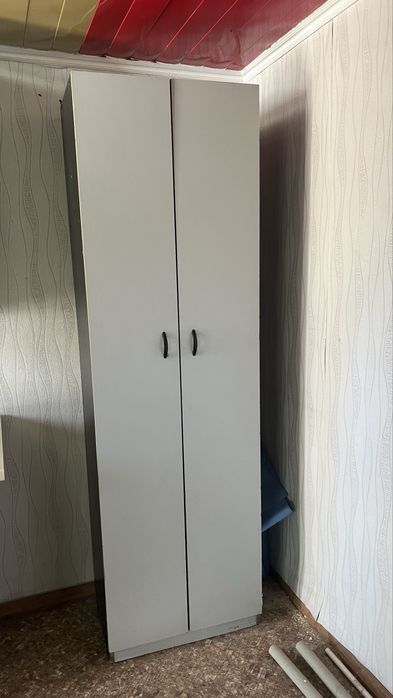 Шкаф двухдверный