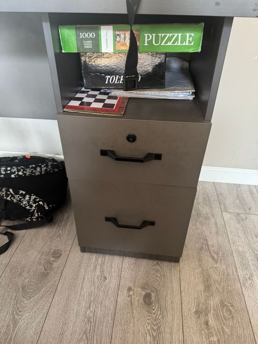 Стол письменный срочно