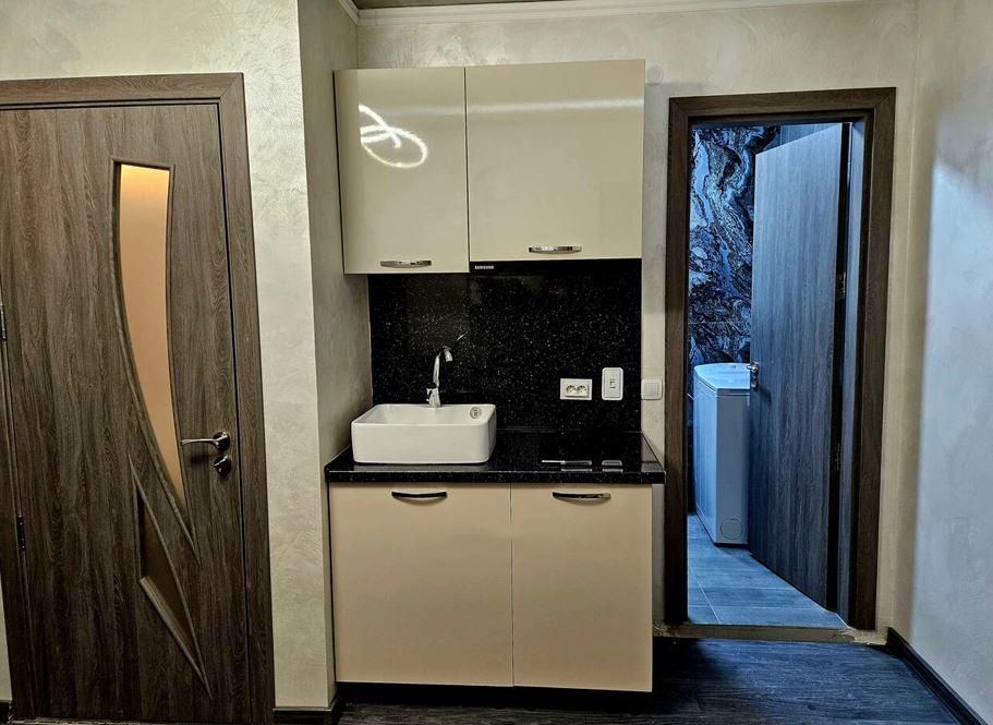 Дава се под наем Двустаен апартамент в Пловдив, Кършияка - 50 кв.м за 450 € - Снимка #2