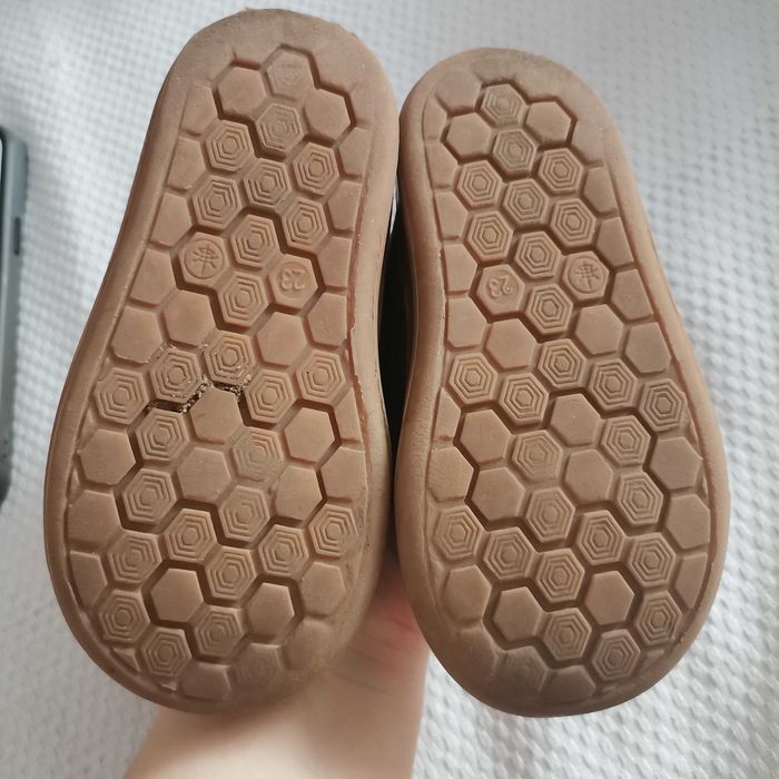 Отдам даром детскую обувь