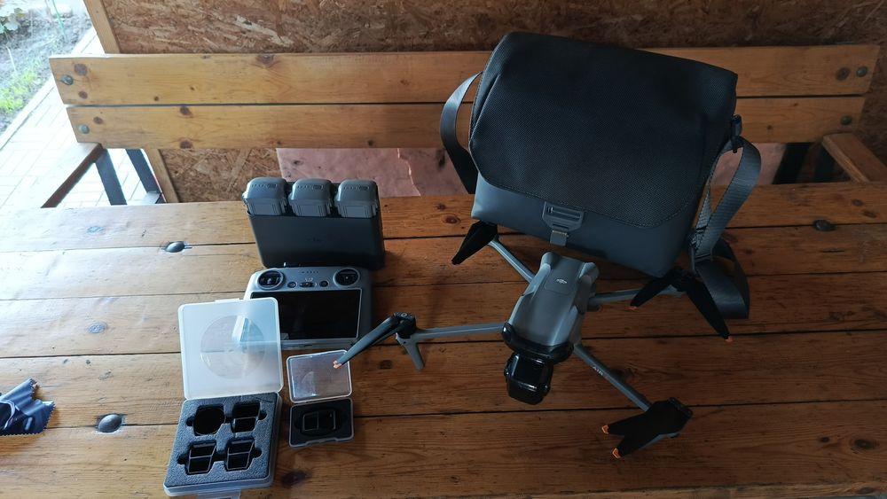 Профессиональный квадрокоптер Dji air 3